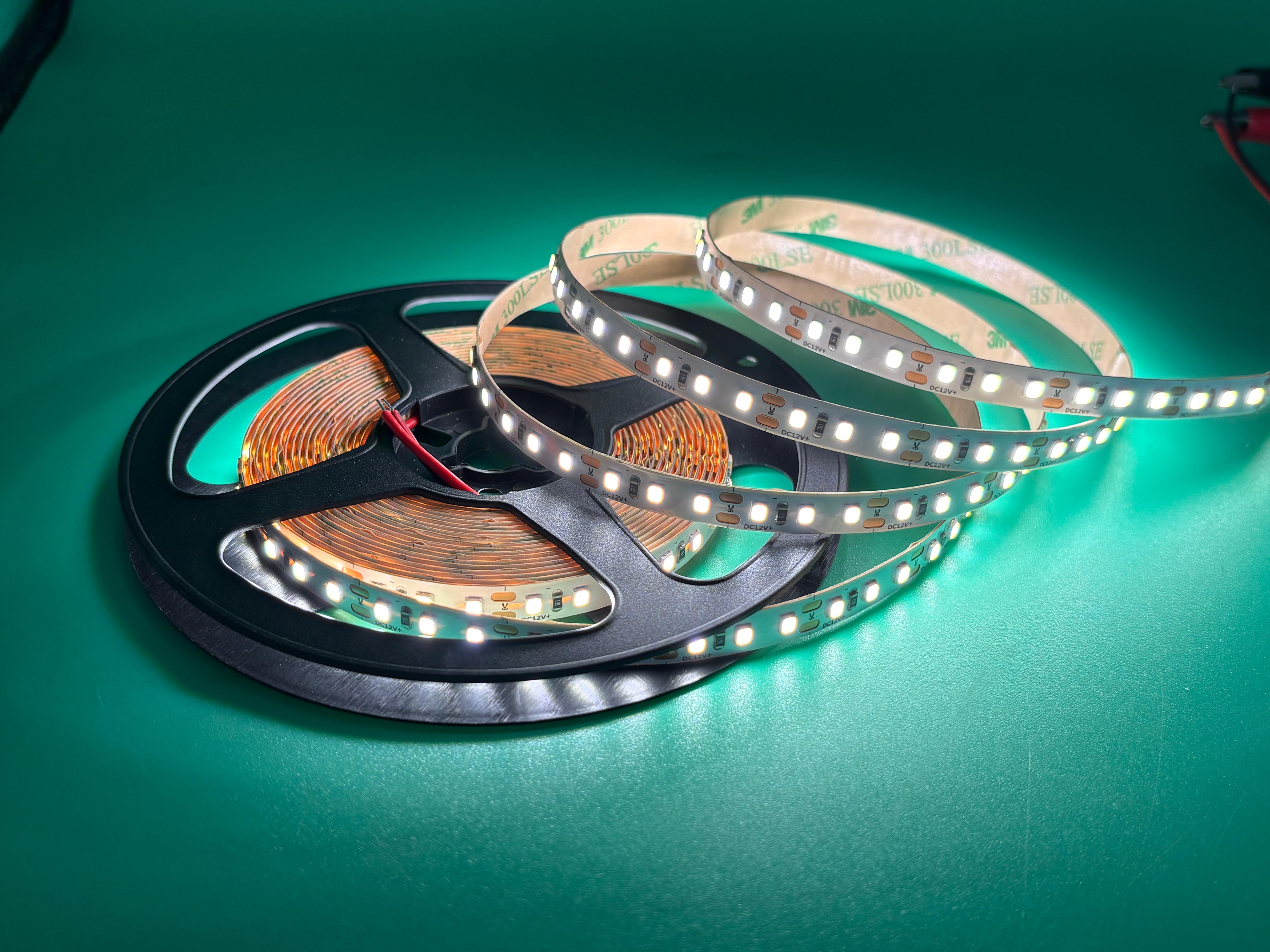 Лента світлодіодна SMD2835-120 LED/м‑IP20-12В-9,6Вт/м-8мм-4000К (5м) блистер (TR0331-2541)