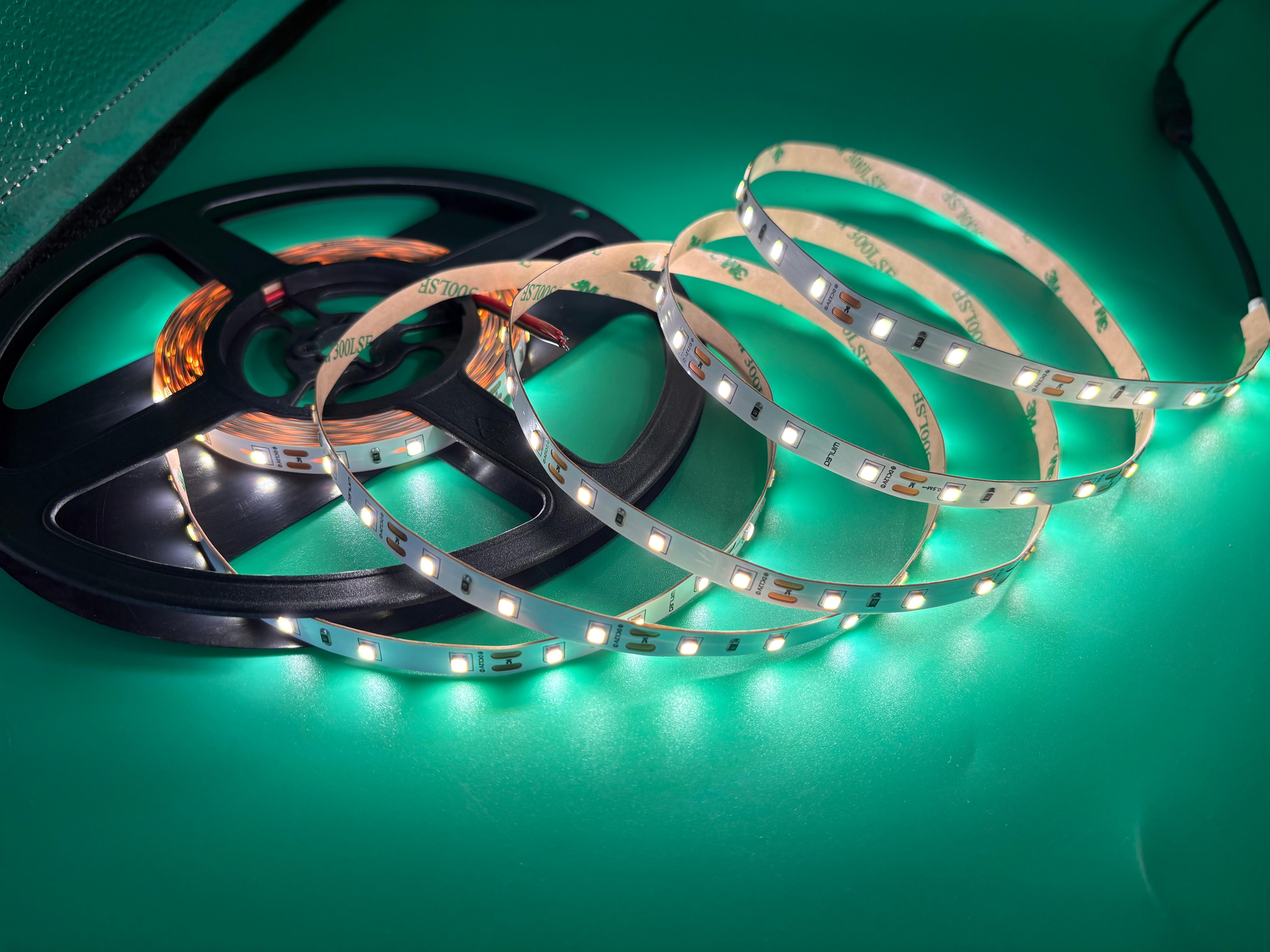 Лента світлодіодна SMD2835-60 LED/м‑IP20-12В-4,8Вт/м-8мм-4000К (50м) блистер (TR0331-2546)